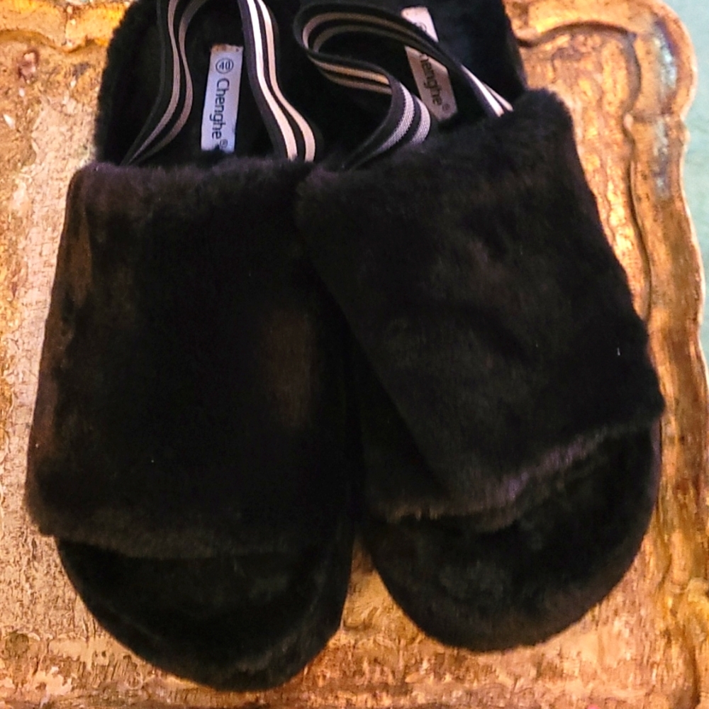 FAUX FUR SLIDES